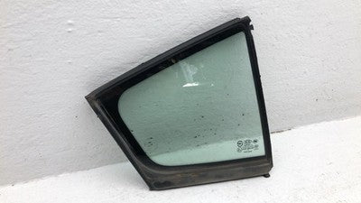 14-18 Kia Forte Passenger Right Rear Vent Window Small Back Door Glass Wth Frame