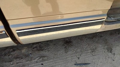 1997 Silverado 2500 Passenger Right Rear Moulding On Cab Panel Oem