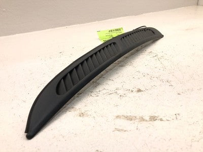 96-04 Nissan Pathfinder Driver Left Rear Quarter Glass Trim Window Moulding Only