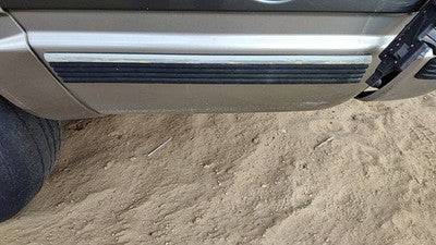 1999 Chevy Suburban Driver Left Rear Moulding On Quarter Panel Oem