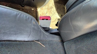 1998-2000 Chevy Venture Driver Left Front Seat Belt Buckle Receiver Oem Gray