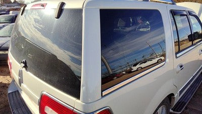 08 Navigator Passenger Right Rear Corner Moulding On Quarter Panel Pv White