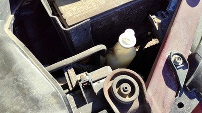 2003-2006 Mitsubishi Outlander Coolant Reservoir Radiator Overflow Tank Bottle