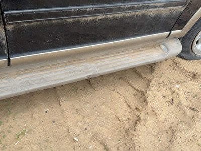 1997-2002 Ford Expedition Passenger Right Front Lower Moulding From Door Oem