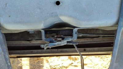 2005-2010 Chevy Cobalt Hood Latch Assembly With Bracket Oem