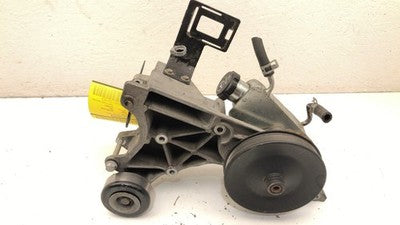 2003 Cadillac Escalade Power Steering Pump With Mount Bracket Oem 6.0L