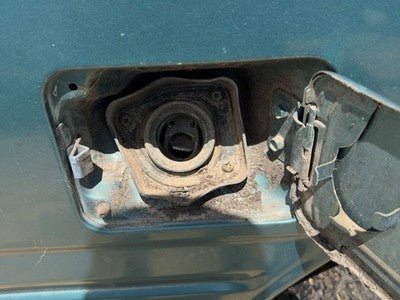 1995 Isuzu Rodeo Fuel Filler Neck Assembly With Gas Cap Oem