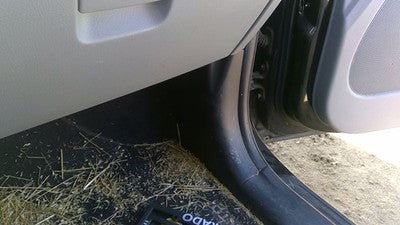 2011 Kia Sorento Passenger Right Lower Kick Trim Panel Oem Black Eb