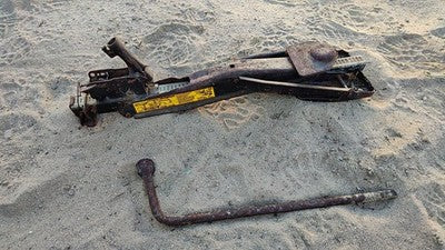 1984 Deville Sedan Jack Kit Assembly Tool Set Oem