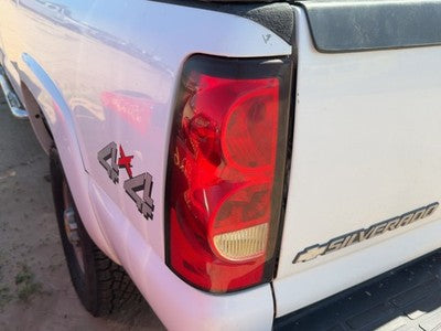 2004-2007 Chevy Silverado 2500 Driver Left Tail Light Brake Lamp Oem Rear