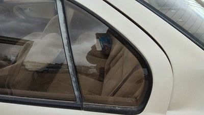 1991-1994 Infinity G20 Driver Left Rear Vent Window Back Door Glass With Frame