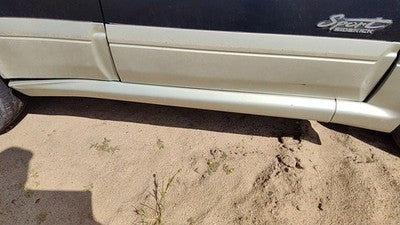 1991-1998 Suzuki Sidekick Passenger Right Lower Rocker Panel Moulding Side Skirt