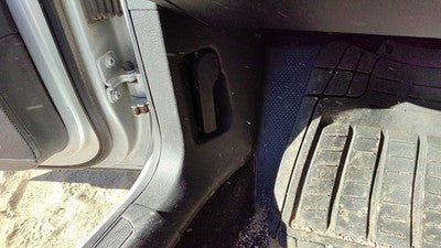 2007 Vw Passat Driver Left Lower Kick Trim Panel Oem Qq Black
