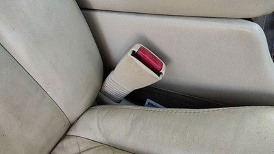 1998-04 Cadillac Seville Passenger Right Front Seat Belt Buckle Receiver Tan 503