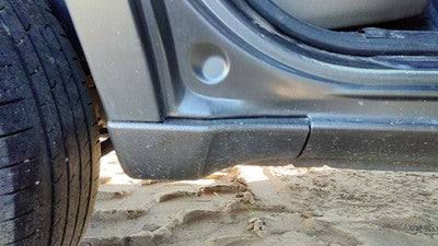 2004 Mitsubishi Endeavor Passenger Right Rear Lower Rocker Moulding Corner Rh