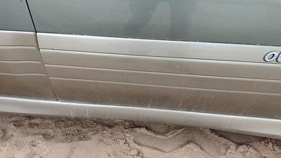 2000-2004 Legacy Outback Passenger Right Front Moulding From Door Oem Trim Strip