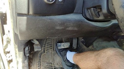 2007 08 Silverado 2500 Lower Dash Under Column Knee Bolster Trim Panel Ebony 19D