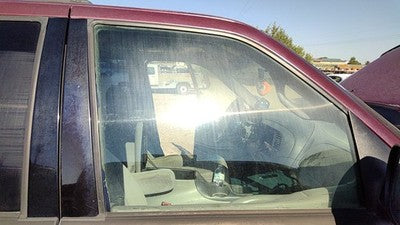 1997-2002 Ford Expedition Passenger Right Front Side Window Door Glass Oem