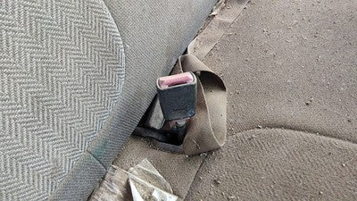 00-01 F250 Super Duty Passenger Right Front Seat Belt Buckle Receiver Oem Gray