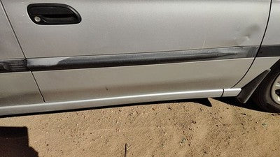 2000-2004 Subaru Legacy Passenger Right Front Moulding From Door Oem Trim Strip