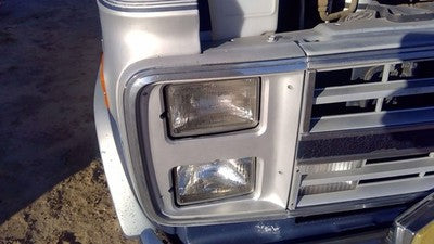 1989 Chevy G20 Van Passenger Right Trim Bezel Around Headlight Oem Dual 15596118