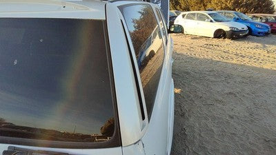 01 Suburban Passenger Right Rear Moulding On Quarter Panel 50U Summit White