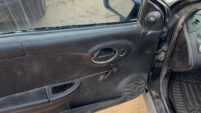 2003-2007 Saturn Ion Driver Left Front Door Trim Panel Manual Black 19E 10368571