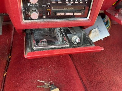 1986-1988 Olds 88 Ash Tray Assembly Oem Slide Out Dash Red 25532007