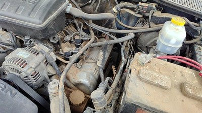 2002-2012 Jeep Liberty Driver Left Valve Cover Oem 3.7L 53021937Ac