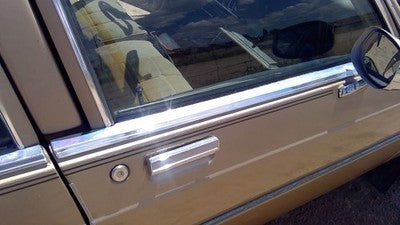 85 Olds 88 Passenger Right Front Moulding From Door Oem Trim Strip Dented Chrome
