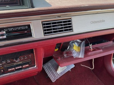 1986-1988 Olds 88 Passenger Dash Trim Bezel With Heater Ac Vents Oem Red