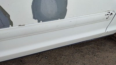 98-08 Ford Crown Vic Passenger Right Front Moulding From Door Trim Strip White