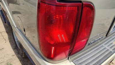 98-00 Navigator Driver Left Tail Light Brake Lamp Rear Outer Quarter Mounted