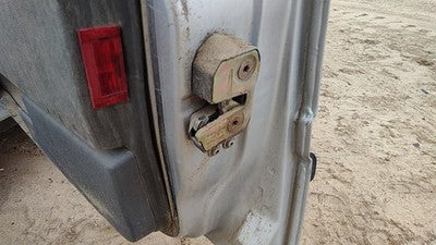 1991 Volvo 740 Passenger Right Front Door Latch With Rods/Cables Oem