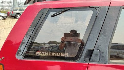 90-95 Nissan Pathfinder Passenger Right Rear Quarter Glass Back Side Window Oem