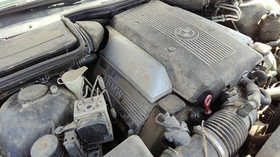 1997 Bmw 540I Passenger Right Valve Cover Oem 4.4L 11121742128