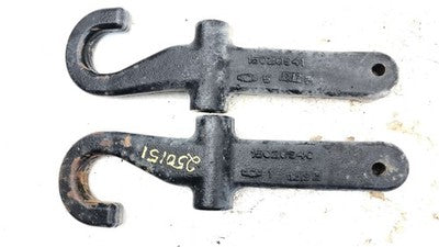 2002 Sierra 2500 Hd Tow Hook Pair Set Oem 8.1L 15020940 15020941