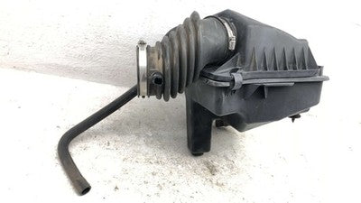 01-07 Caravan Complete Air Intake Cleaner Filter Box Housing With Tube Oem 3.8L