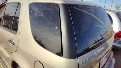 2005 Mercedes Ml350 Driver Left Rear Moulding On Quarter Panel Oem