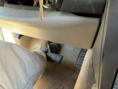 04-06 Cadillac Srx Lower Dash Under Column Knee Bolster Trim Panel Oem Gray 132