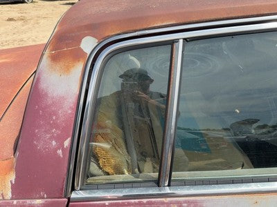 85-90 Park Ave Passenger Right Rear Vent Window Back Door Glass With Frame Oem