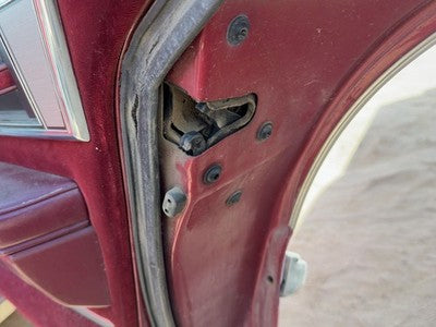 1988 Olds 88 Passenger Right Rear Door Latch With Rods/Cables Oem Back