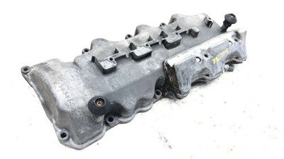 2001-2005 Mercedes C240 Passenger Right Rear Valve Cover Oem With Hardware 2.6L