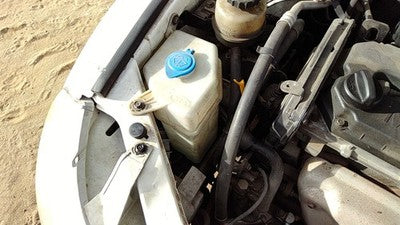 2000-2002 Kia Rio Windshield Washer Fluid Reservoir With Pump Oem Wiper Tank