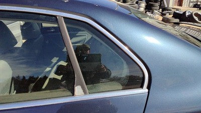 2005-2010 Vw Jetta Driver Left Rear Vent Window Back Door Glass With Frame Oem