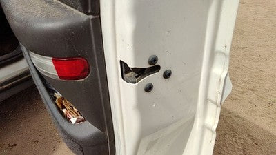 2002-2005 Buick Lesabre Passenger Right Front Door Latch With Rods/Cables Oem