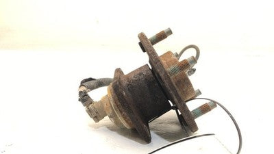 1997-2005 Chevy Venture Rear Spindle Stub Wheel Hub With Speed Sensor Wire Oem