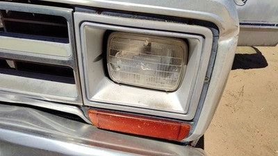 1986-1990 Dodge Ram W150 Driver Left Head Light With Trim Turn Signal Oem Bezel