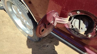 1992-2000 Gmc Yukon Fuel Tank Door With Hinge Gas Lid Oem Filler Maroon 15630141