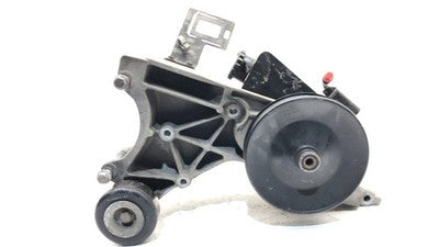 2004 Chevy Silverado 1500 Power Steering Pump With Mount Bracket Oem 5.3l